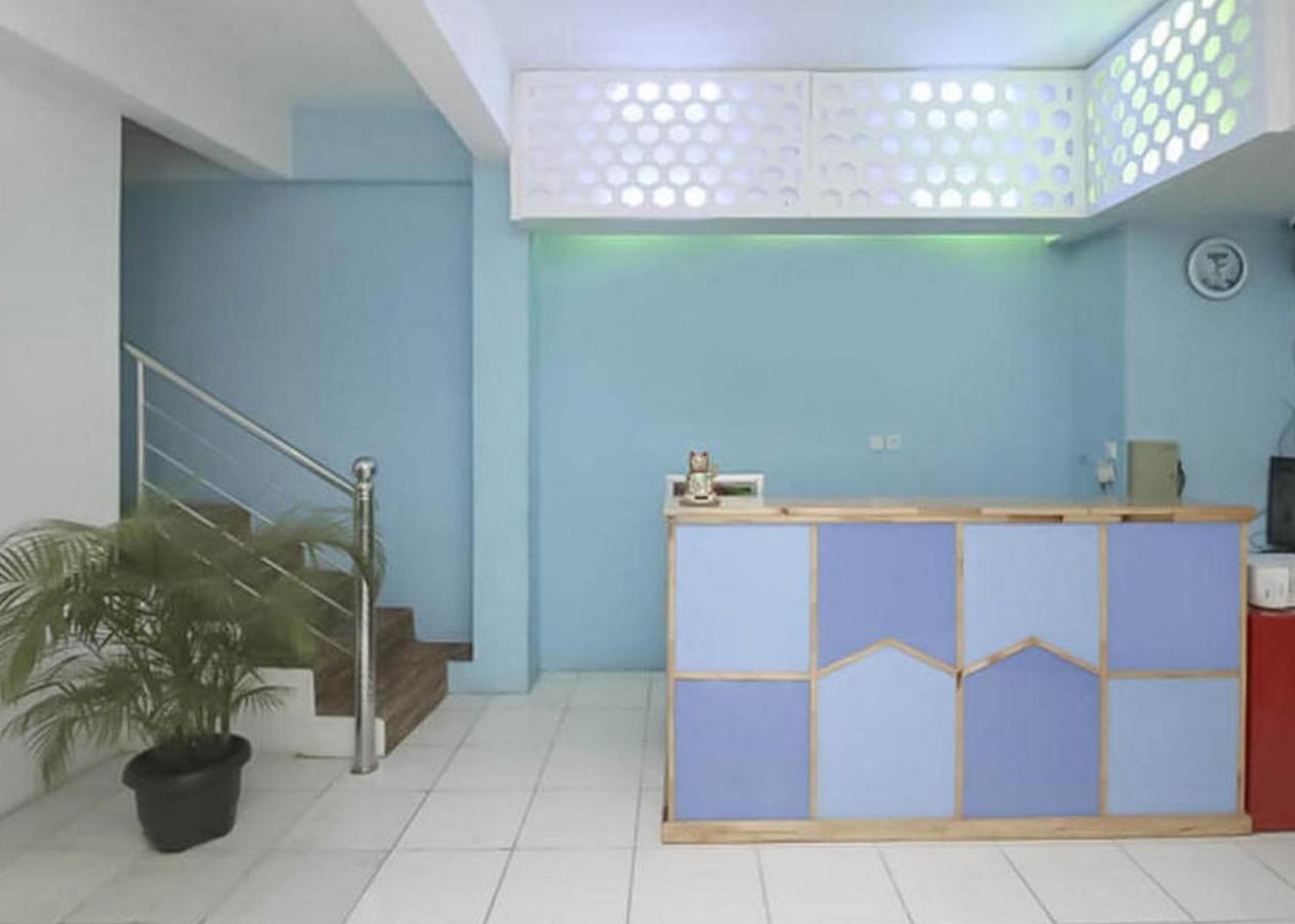 Reddoorz @ Jalan Brigjend Katamso Medan 2 Hotel Exterior photo